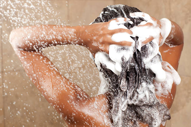 wie man Haare ohne Sulfate wäscht