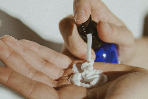 Une excellente manière de résoudre l'eczéma sur les mains